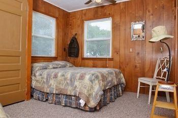Hôtel Lucky Horseshoe Cabins à Au Sable Extérieur photo
